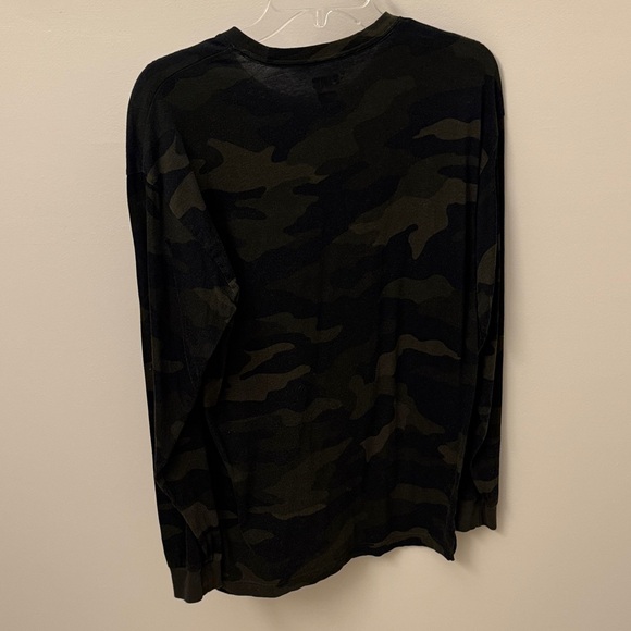 PINK Victoria's Secret Black Camo Long Sleeve Tee - Picture 4 of 4